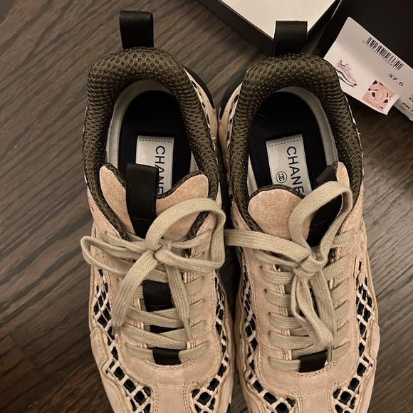 AUTHENTIC CHANEL SNEAKERS with original box/bag/ extra laces - Picture 2 of 6